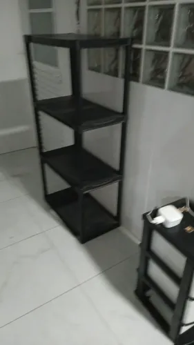 Prateleira de plástico