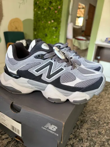 Tênis New balance 9060 cinza