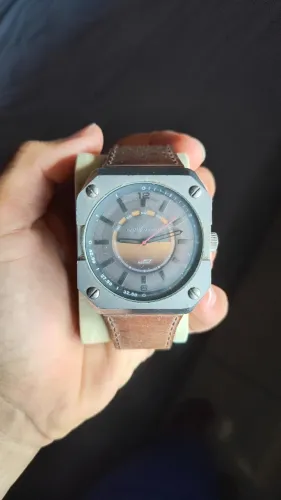 Relógio pulseira em couro legítimo 