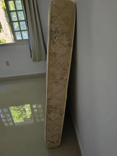 Colchão de casal e um King size 