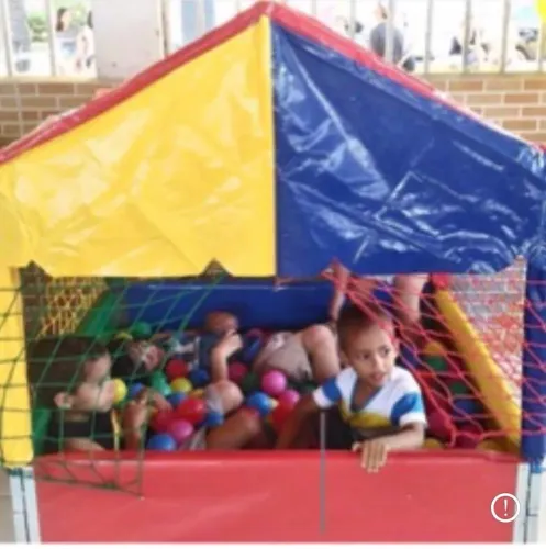 Vendo Piscina de Bolinha *