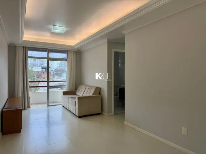 Apartamento no estreito, com elevador e sacada!