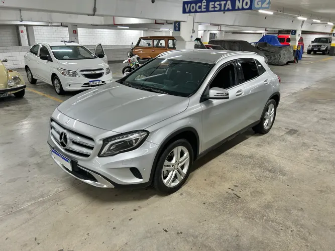 Mercedes-Benz GLA 200 Adv. 1.6/1.6 TB 16V Flex Aut. 2017