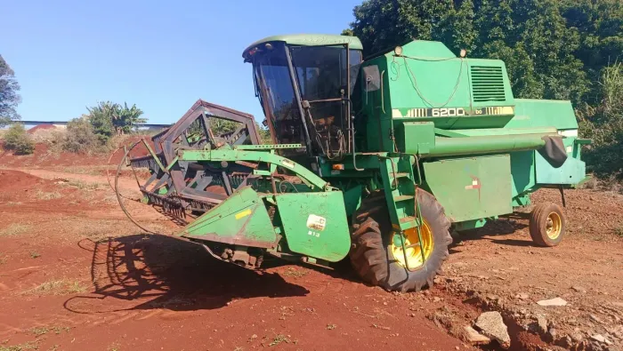 Colheitadeira SLC 6200