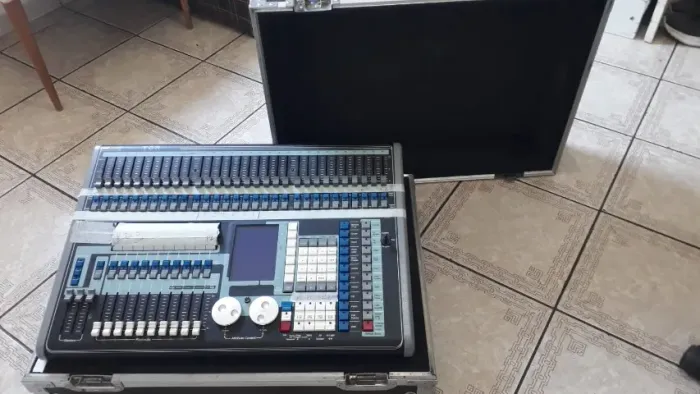  ILUMINAÇÃO PARA FESTAS E EVENTOS DMX 512 PROFICIONAL  PAR LED MESA DE ILUMINAÇÃO STROBO 