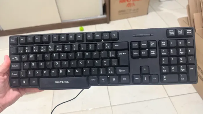 Teclado com fio 1 por 20,00 ou 2 por 30,00