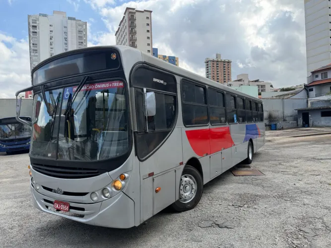 Ônibus Caio Apache ano 2012