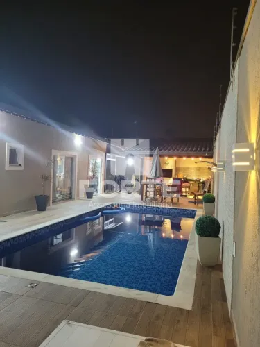 Vendo excelente casa de praia em Itanhaém.