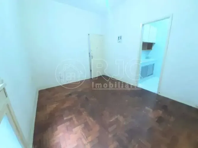 Apartamento para venda possui 32 metros quadrados com 1 quarto em Rio Comprido - Rio de Ja