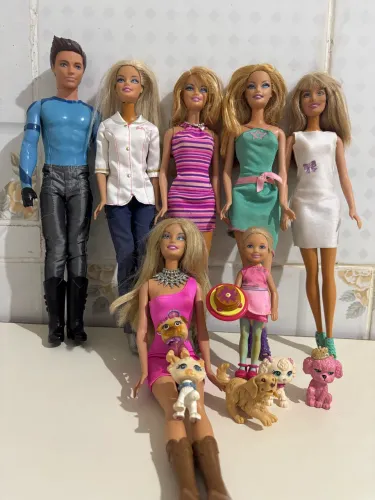 Barbies 