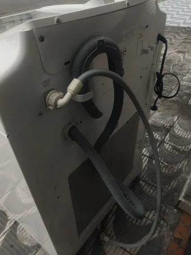 Máquina de lavar roupas da Electrolux 13 kilos turbo