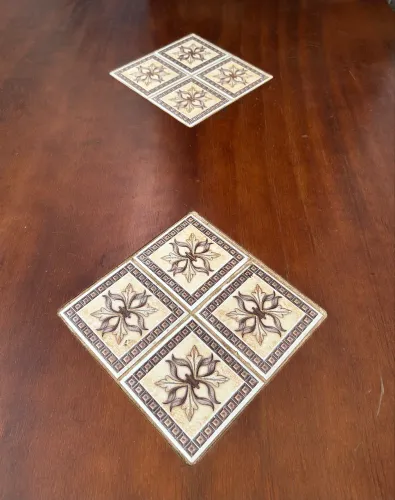 Mesa de madeira com 6 cadeiras