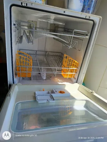 Vendo essas coisas de cozinha , pois vou mudar e lá não vai caber.