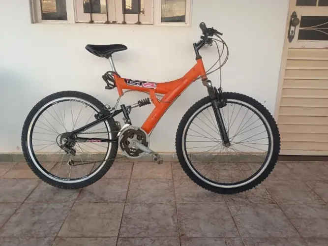 Bicicleta Aro 26 - 21 Marchas | Excelente Estado | Pronta para Usar!