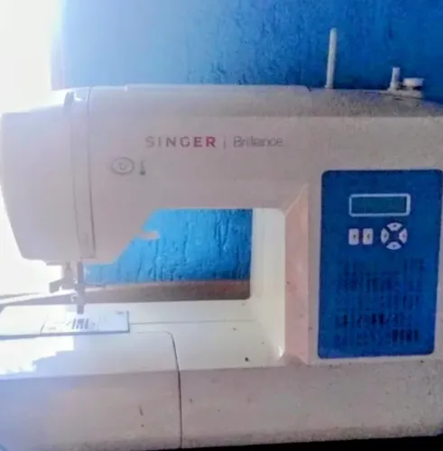 Máquina de costura Singer brilliance
