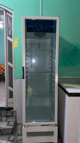 Refrigerador Expositor Vertical Metalfrio 326 litros Branco/ Led