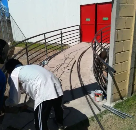 Corrimão, Escada, Guarda corpo, Mezanino tudo em aço