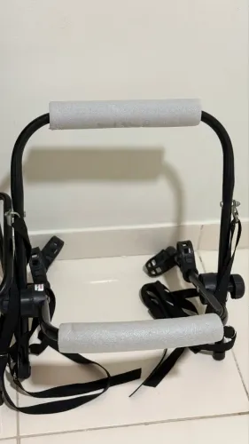 Suporte para bicicleta em carros.