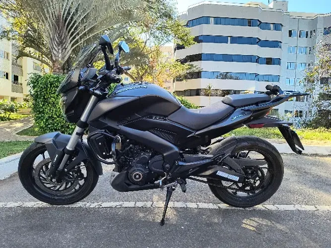 Dominar 400 23/24 Preta 4.400 km único dono
