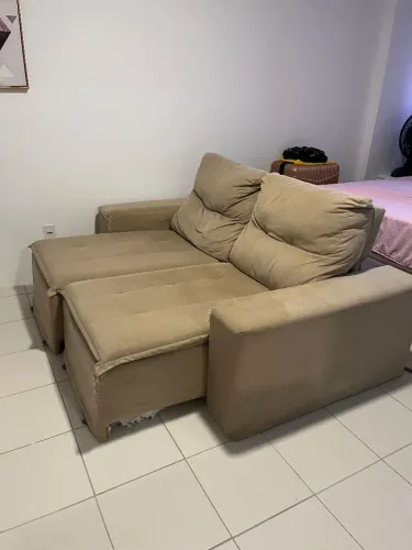 Sofá usado retrátil e reclinável dois lugares.