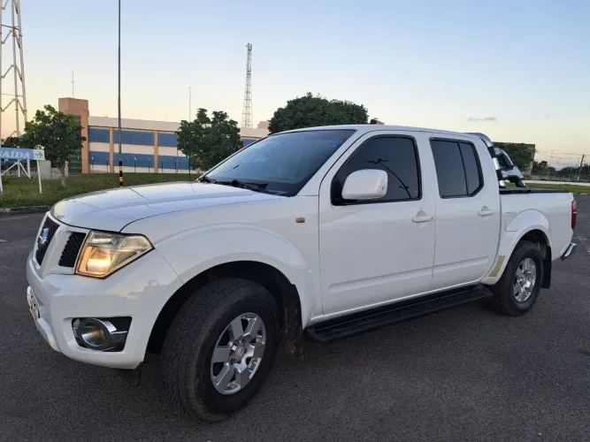 Nissan Frontier S CD 4X4 2.5 TB Diesel 2014