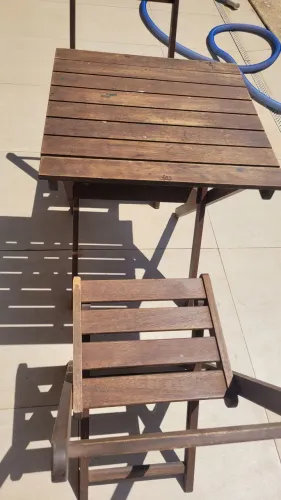 Conjunto de mesa com 2 cadeiras Mestra