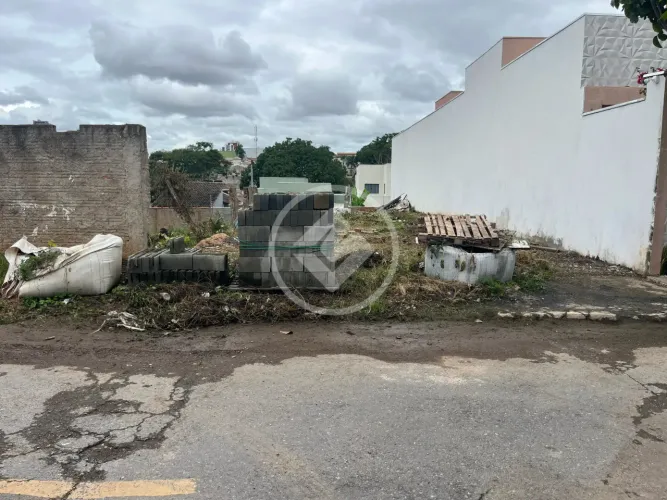 Lote à venda no Bairro Santa Rosa codigo: 288629