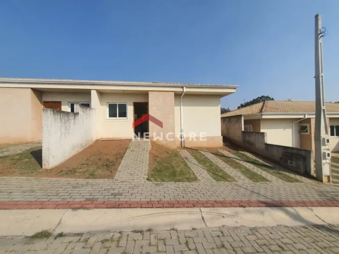 Casa de condomínio em Avenida Maria Thereza da Costa Naufal - Parque das Laranjeiras - Ita