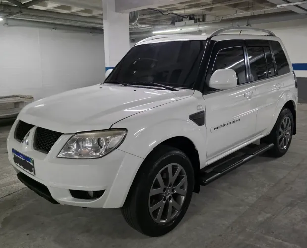 Mitsubishi Pajero TR4 2.0 Flex 16V 4X2 Aut. 2015