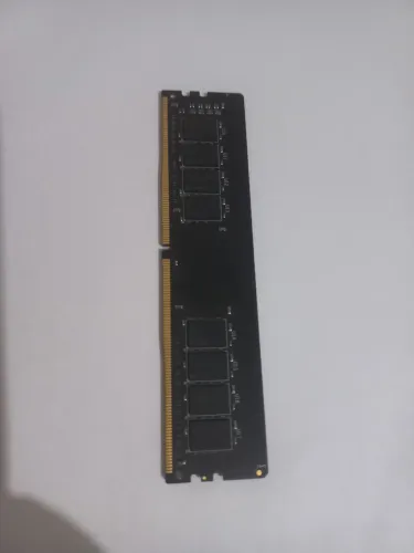 Vendo memoria ram 16 GB 3200 MHz.