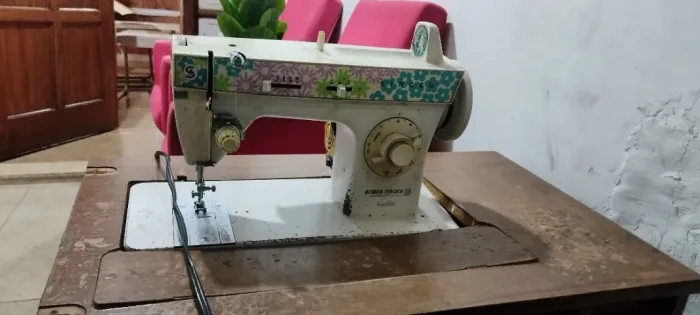 Máquina de Costura Singer Bobina Mágica