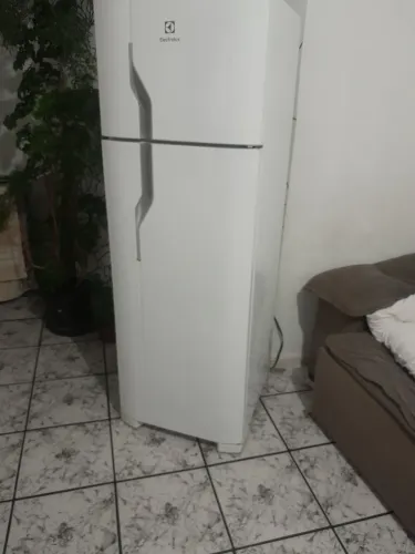 Geladeira para retirar peças