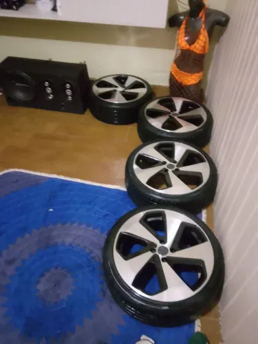 VENDE-SE JOGO DE RODA ARO 18 FURAÇÃO 4X100 PENEL 205X35 R18 