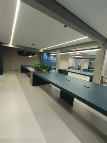 Sala Comercial com 220m2 para Locação Anual
