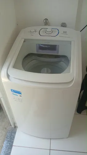 Máquina de lavar em perfeito funcionamento