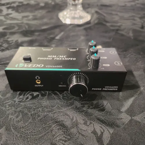 Pre-amplificador de fono VEDO