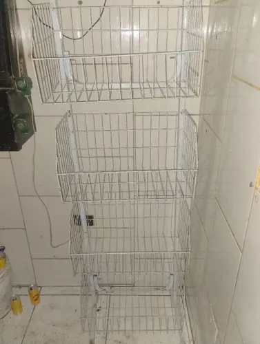 Vendo 2 supositório e uma geladeira uma arara pra ponha salgadinho e um balcão