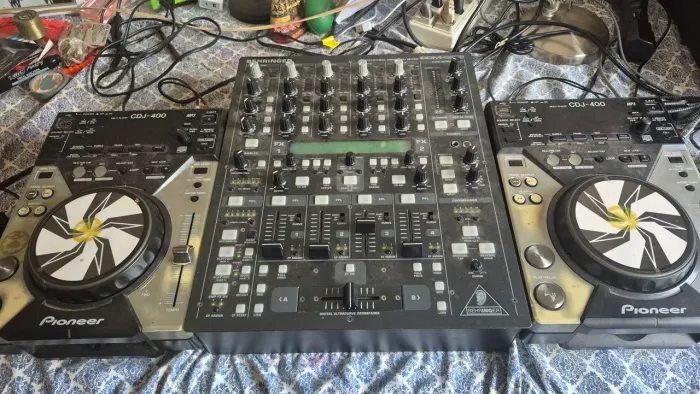 PAR CDJ 400 +MIXER BEHRINGER DDM 400