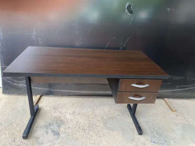 Mesa secretária 2 gavetas côr tabaco
