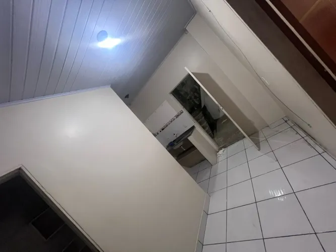 Casa no flores na laje com duas casas (não paga luz)