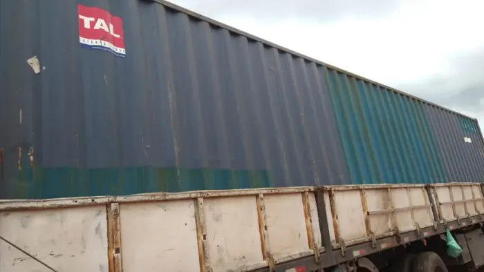 Container Marítimo Pronto para Adaptação