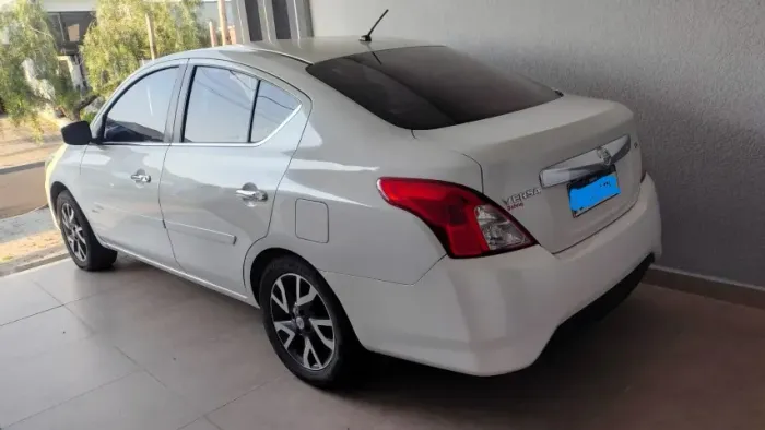 Nissan Versa Unique 1.6 16V Flex 4P Mec. 2016