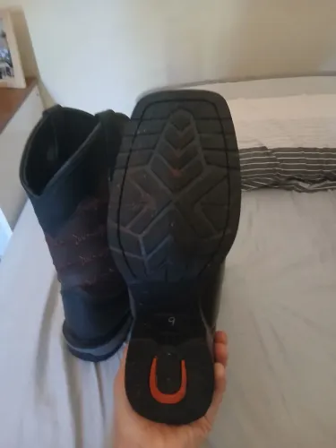Bota novinha no precinho