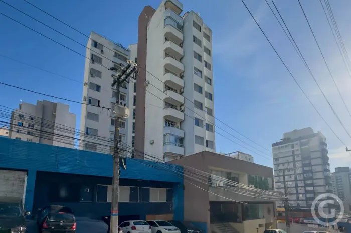 Apartamento mobiliado no Centro de Florianópolis: conforto e comodidade para sua família