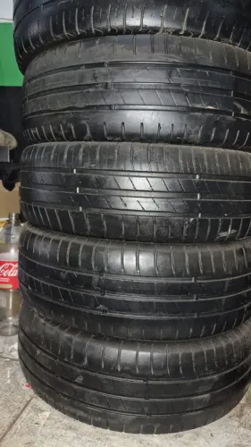 Jogo de pneus 185/60/15 Goodyear Efficientgrip