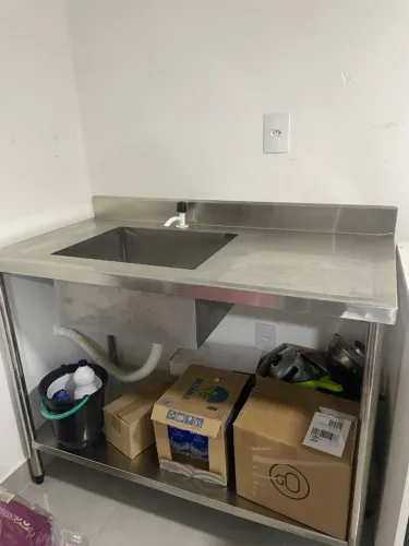 Mesa Pia Inox Industrial Com Prateleira Inferior Reforçada