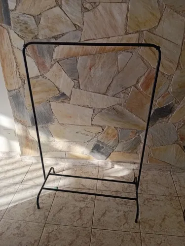 Arara de Roupas Cabideiro