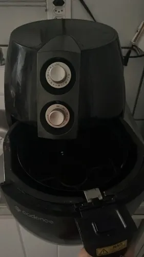 Fritadeira Elétrica Air Fryer Cadence Perfect Fryer 2,3L - 220V (Usada)