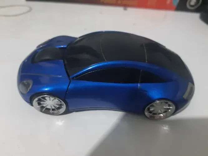 Mouse sem fio em formato de Porsche