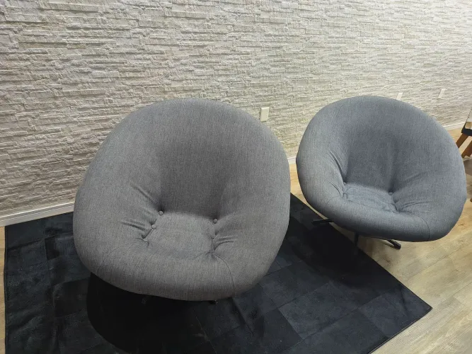 Poltrona concha giratória (valor anunciado para duas poltronas)